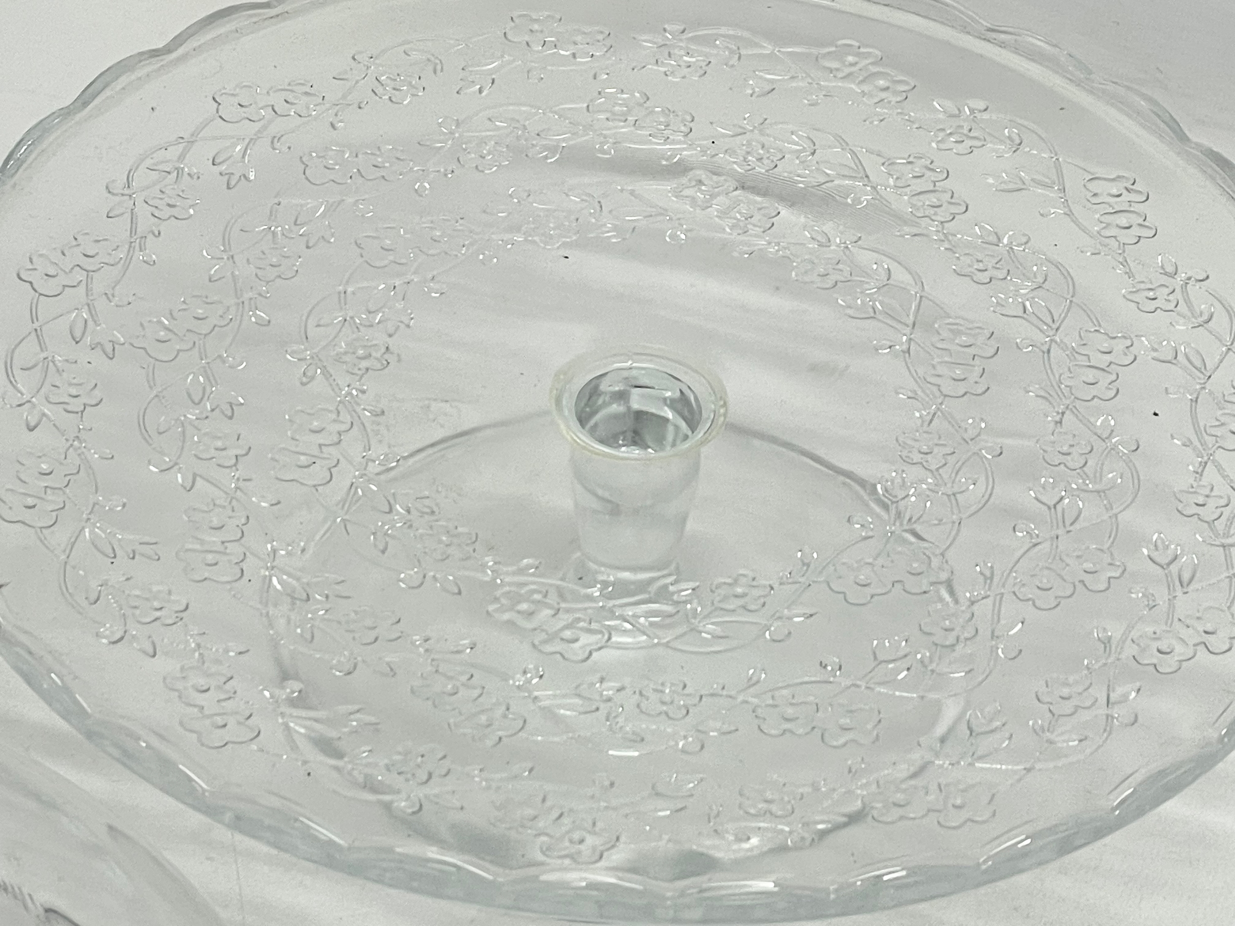 A crystal cake stand with lid. 29x23cm - Image 3 of 3