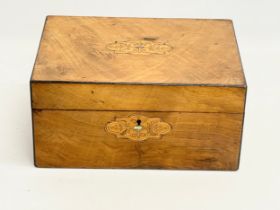 A Victorian inlaid walnut jewellery box with Mother of Pearl. 30x22x14.5cm