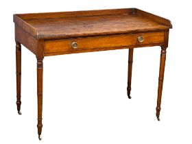 A George IV mahogany gallery back side table with drawer. Circa 1820. 101x56.5x77.5cm