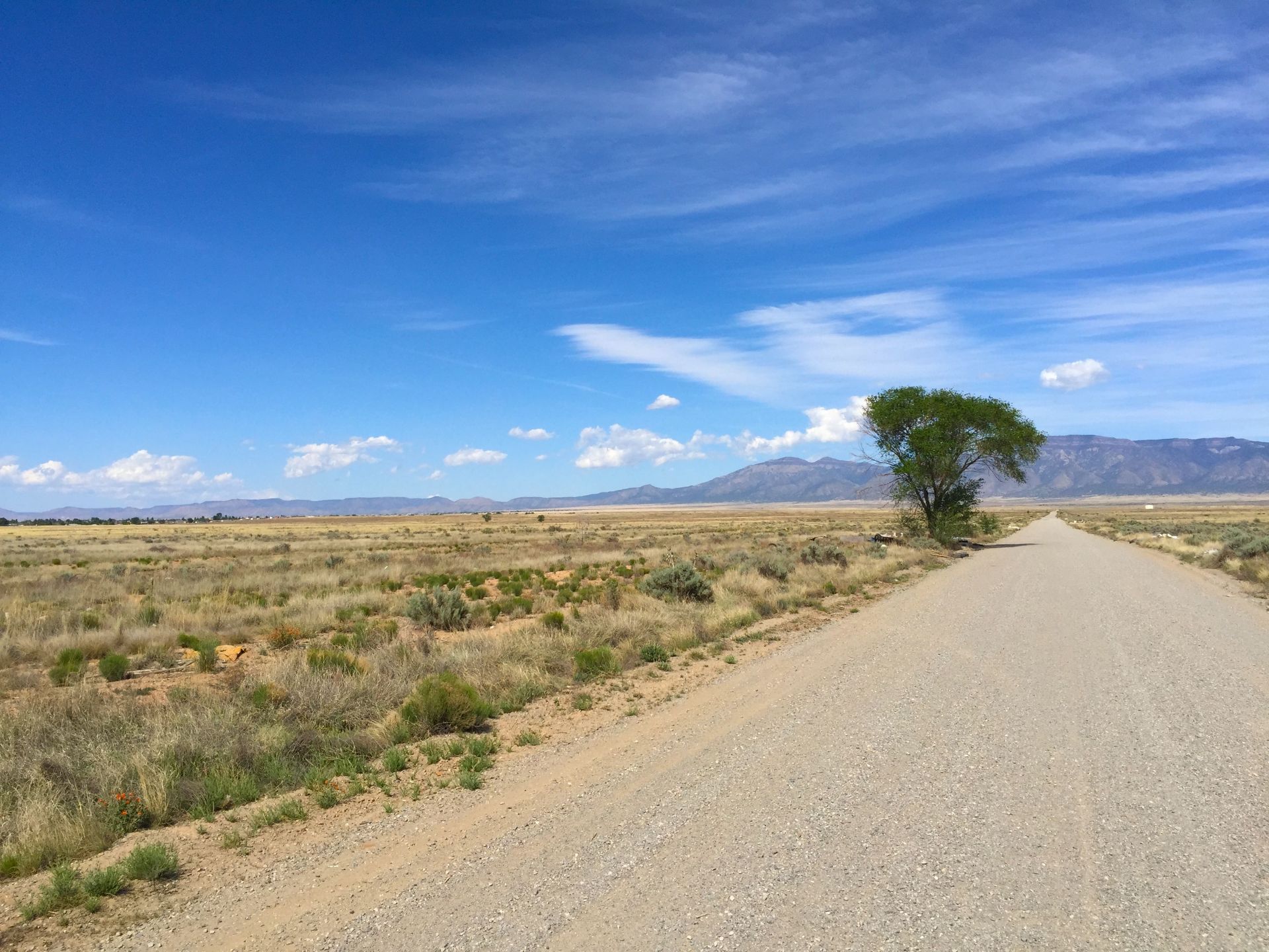 Just Five Minutes from the Rio Del Oro Loop, in Valencia County, New Mexico!