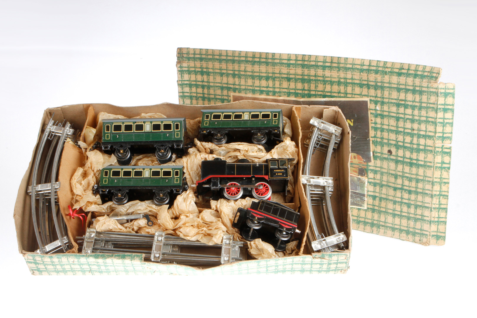 Märklin Zugpackung, Spur 0, Uhrwerk intakt, mit B-Dampflok R 890, Tender, 3 Personenwagen 1723 und