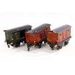 3 Märklin Gepäckwagen, Spur 0, 1965 und 1969, Alterungsspuren, LS, 1 Radsatz fehlt, L 12,5, Z 3