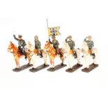 5 Elastolin Soldaten zu Pferd, darunter Duce mit Porzellankopf, grüßend, 3 Offiziere, grüßend, 1
