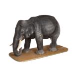 Frühes großes italienisches Lehrmodell, Elefant, uralt, um 1890/1900, Pappmaché, bemalt, Holzsockel,