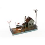 Märklin Wärterhaus 2165, HL, mit Signal, Laterne, Wäscheleine und Andreaskreuz, tw ergänzt, LS und