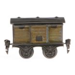 Märklin ged. Güterwagen 1857, Spur 0, uralt, HL, mit 1 ST, meist nachlackiert, L 9,5, Z 4