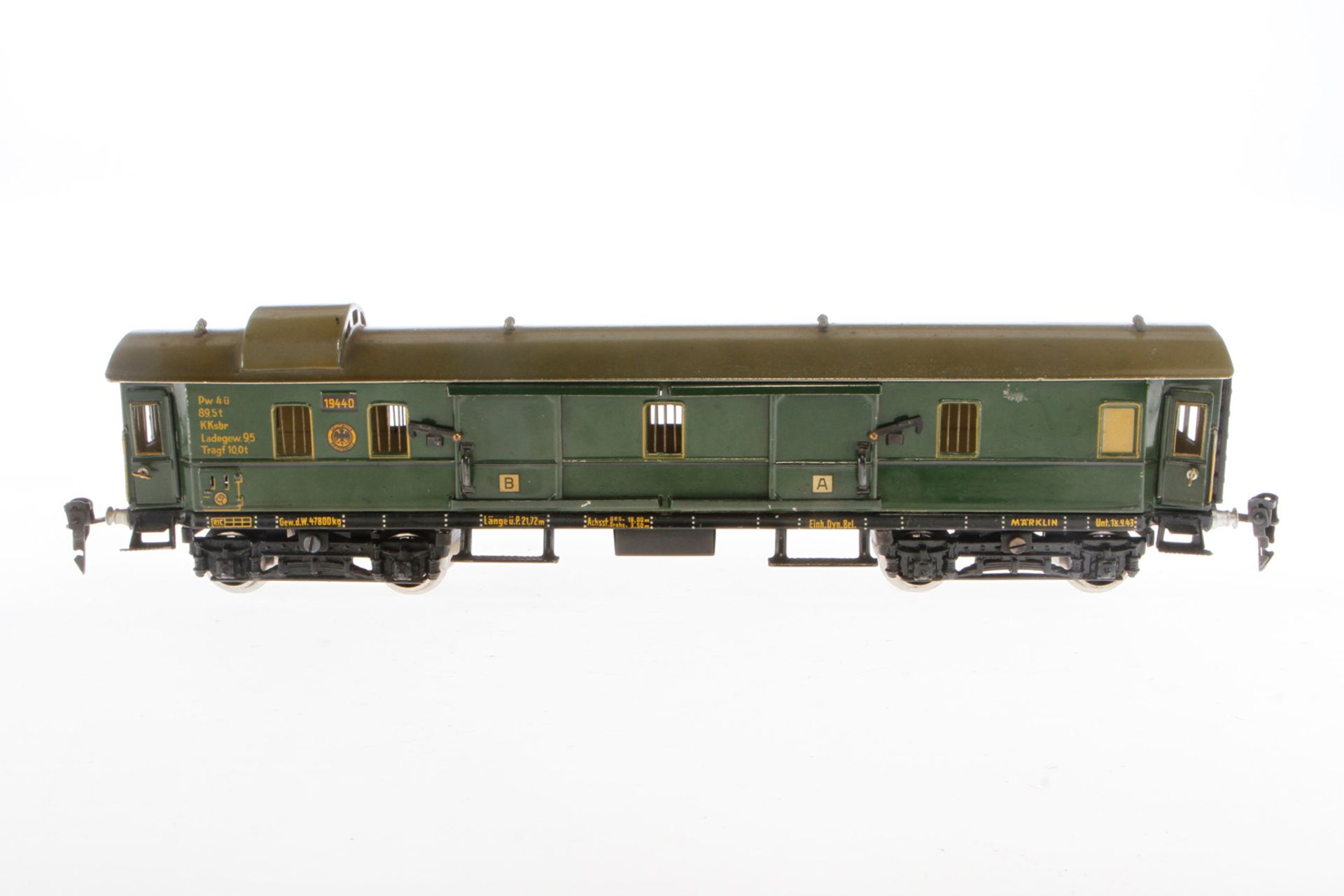 Märklin Gepäckwagen 1944, Spur 0, CL, mit 4 AT, 4 STH und Gussrädern, versch. Fremdbohrungen im