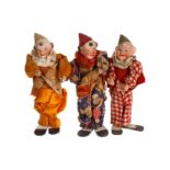 3 Handdrückspiele, Clowns, Pappmaché/Holz, 20er Jahre, bemalt, in Original-Kleidung, H 18, Z 2-3