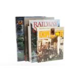 5 Bücher, 4 über Eisenbahn und 1 Steiff-Buch, Alterungsspuren