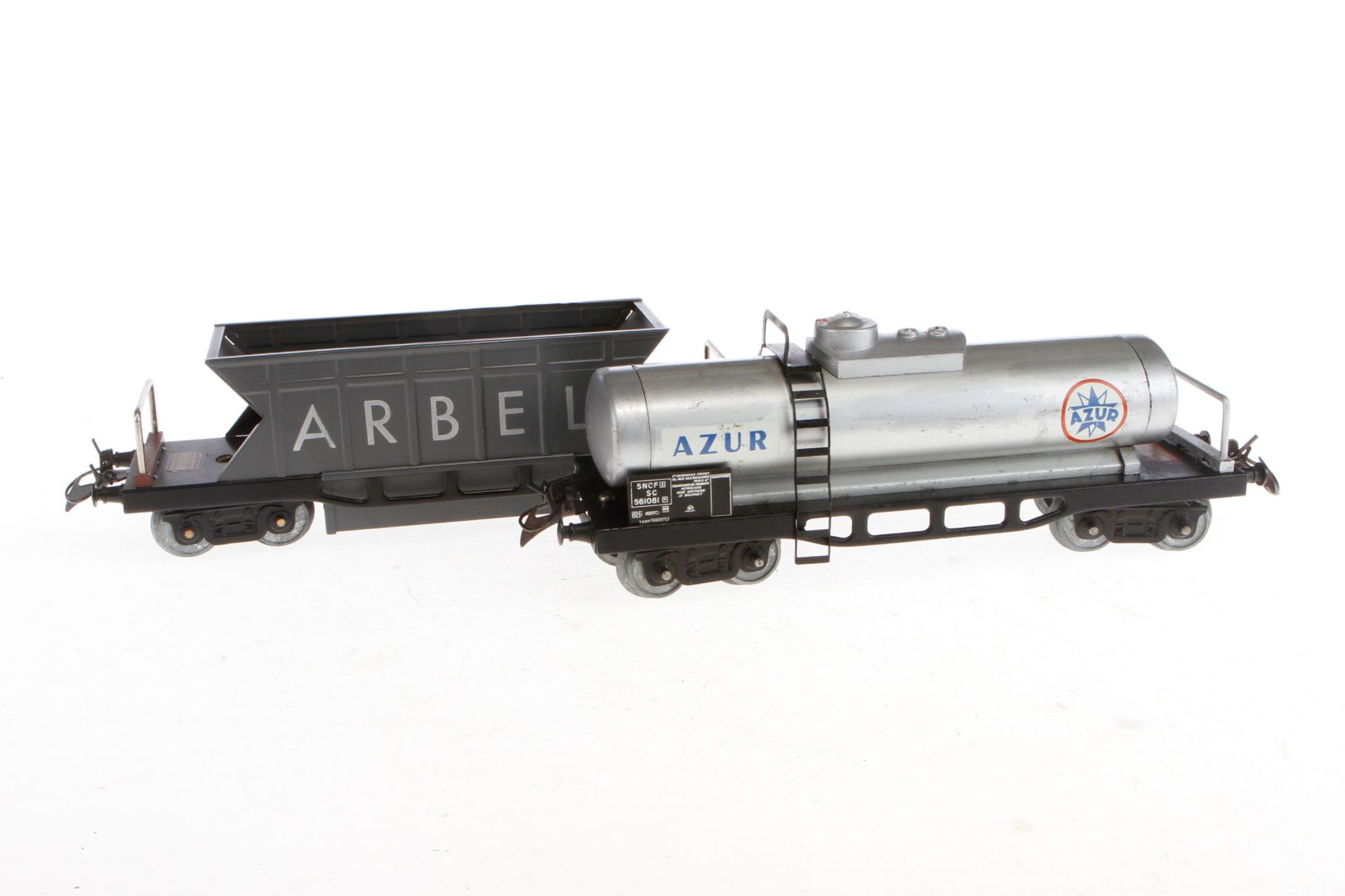 2 Hornby Güterwagen, Spur 0, LS und Alterungsspuren, L 23,5, sonst Z 2-3