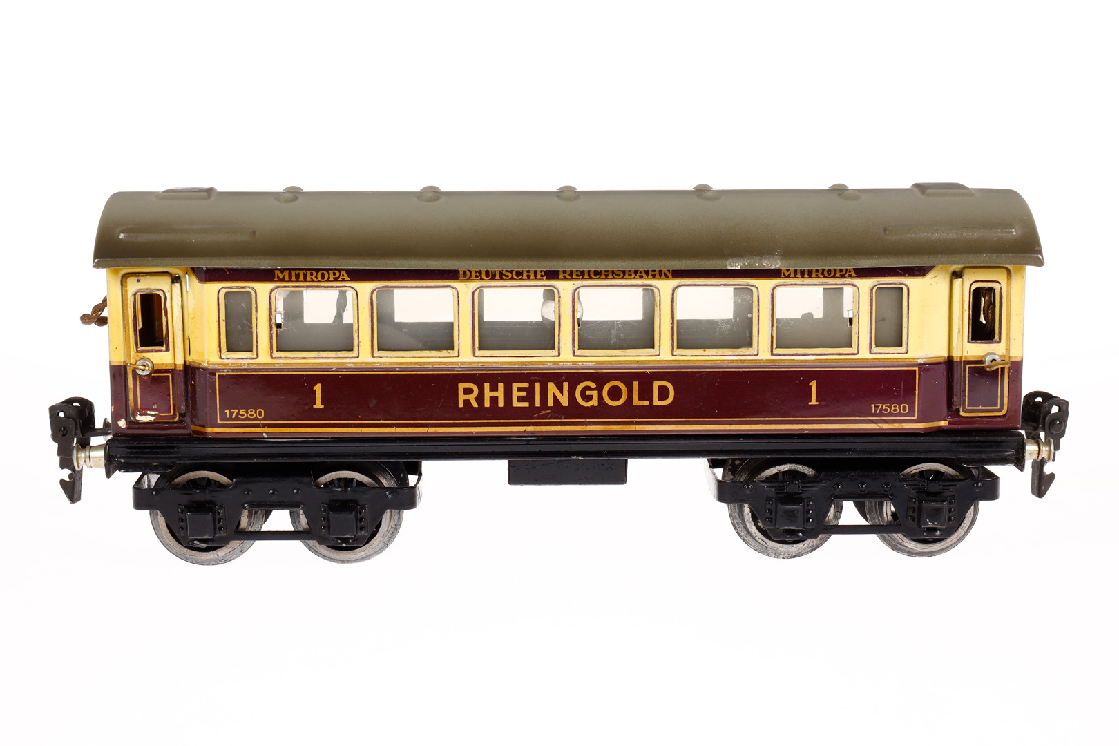 Märklin Rheingoldwagen 1758, Spur 0, CL, mit 4 AT, Beleuchtung und Gussrädern, Dach rest.,