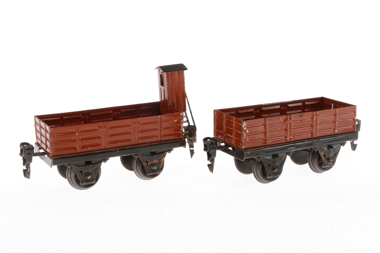 2 Märklin Güterwagen, Spur 0, HL, LS und gealterter Lack, L 11, Z 3