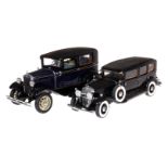 2 Automodelle, Guss, Motorcity Classics Ford Model A und Ricko Horch 851, 1:18, je im OK, Z 2