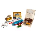 Konv. mit versch. Modellfahrzeugen, Guss/Kunststoff, darunter Dinky und Corgi LKW, Budgie Toys etc.,