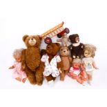 Großes Konvolut Teddybären und Kunststoff-Puppen, L 18-60, tw besch., verstaubt, Z 4