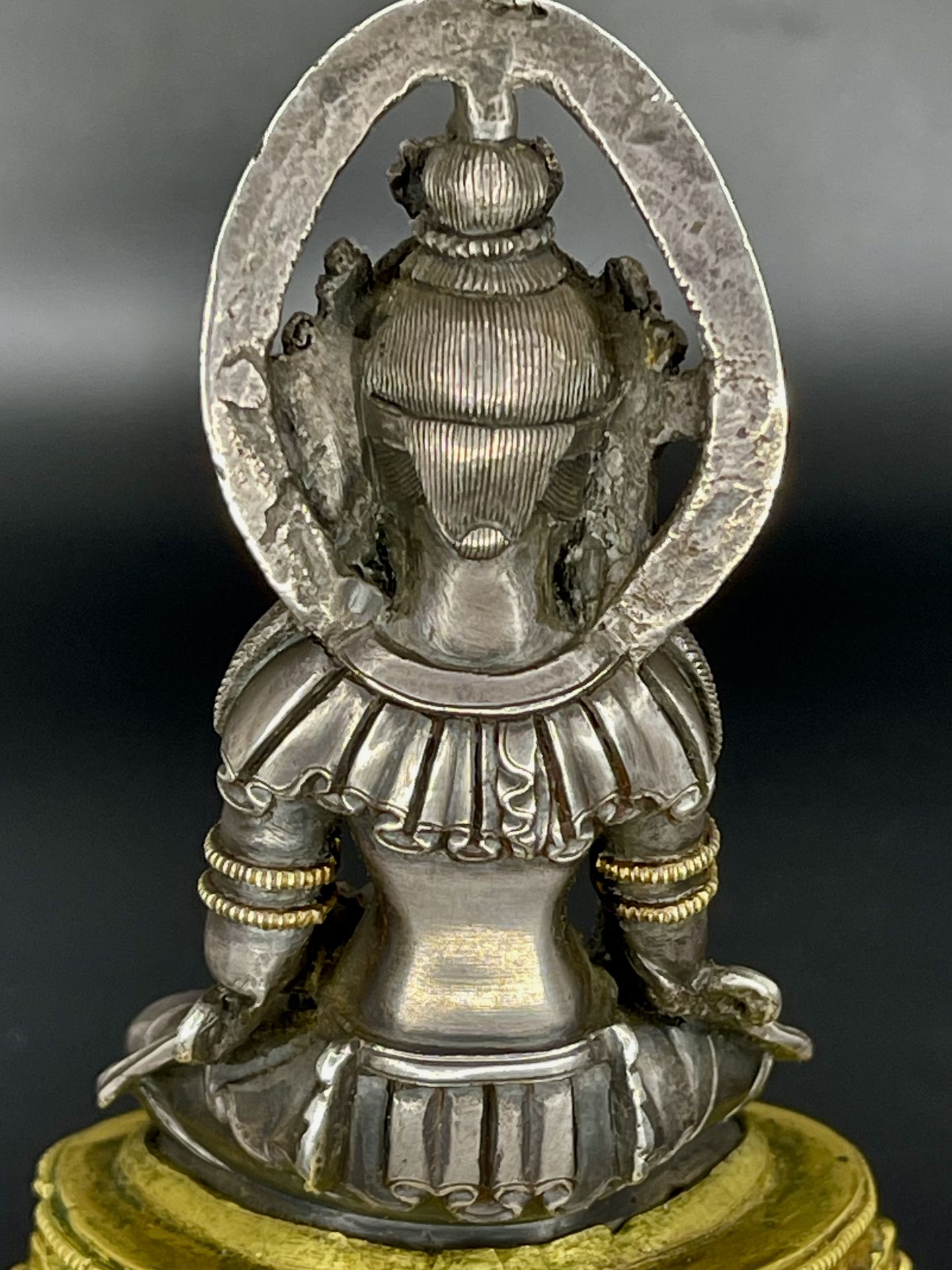 A 17th-century seated Buddha statue - Image 11 of 13