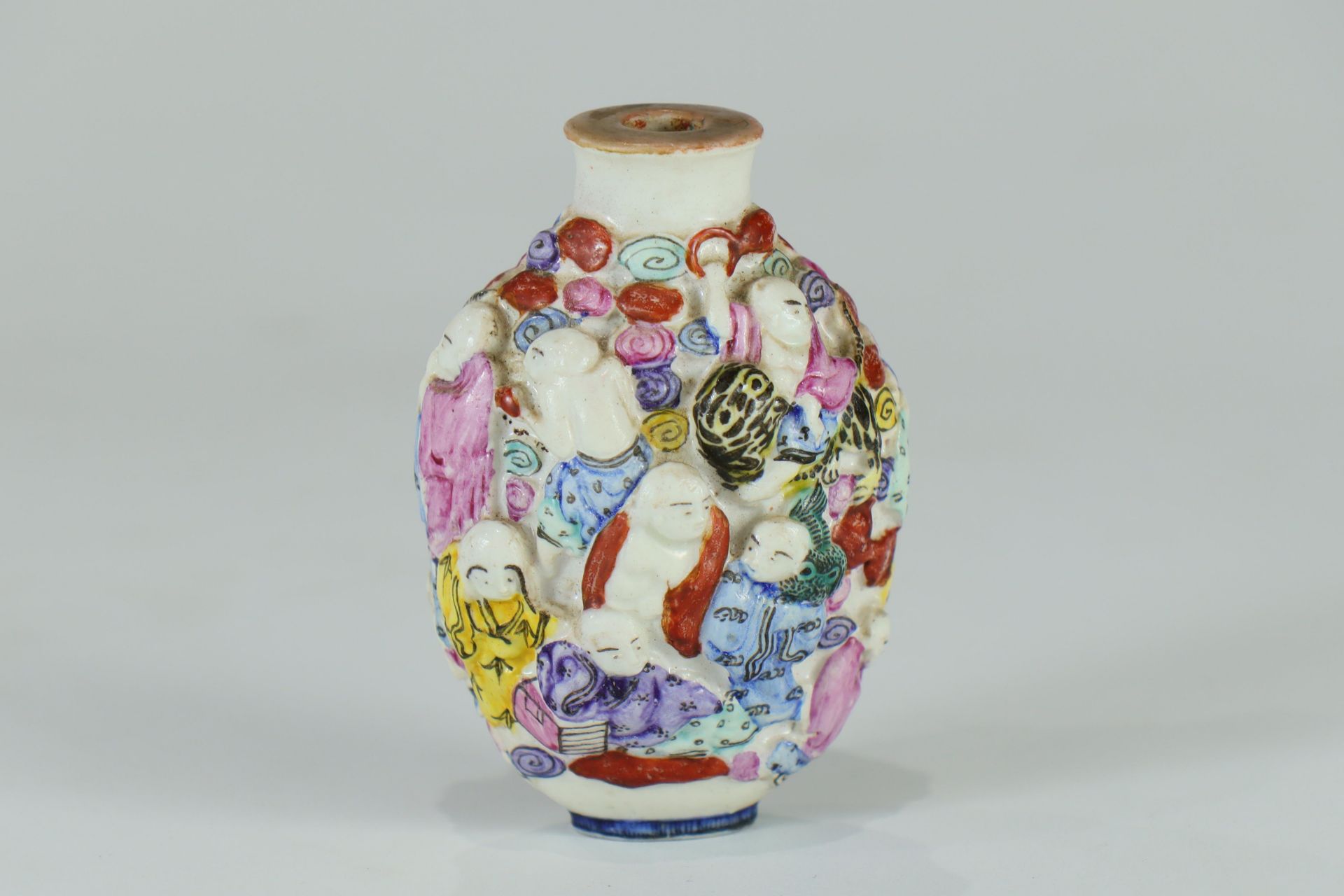 A 20th century Republic of China porcelain snuff bottle