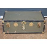 Vintage 1960s travelling trunk / chest with brass bound corners, 92x52x34cm.