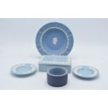 A collection of Wedgwood to include Queensware trinket box and 2 ash trays, unusual Wedgwood