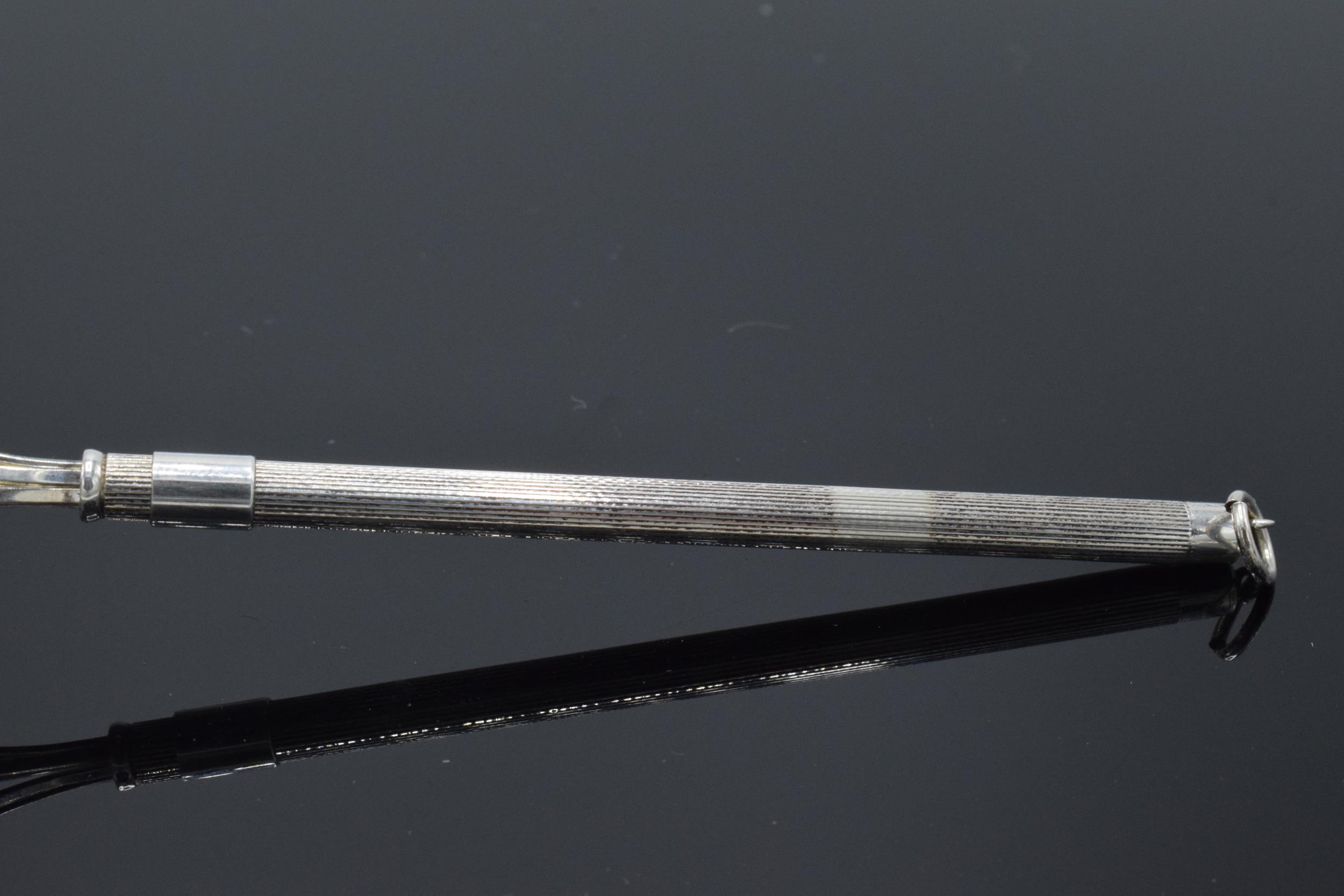 Silver retractable cocktail stirrer / swizzle stick, 14cm long when extended, Birmingham 1996. - Image 2 of 5