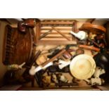 A collection of vintage smoking pipes, accessories and similar of varying forms. Condition varies.