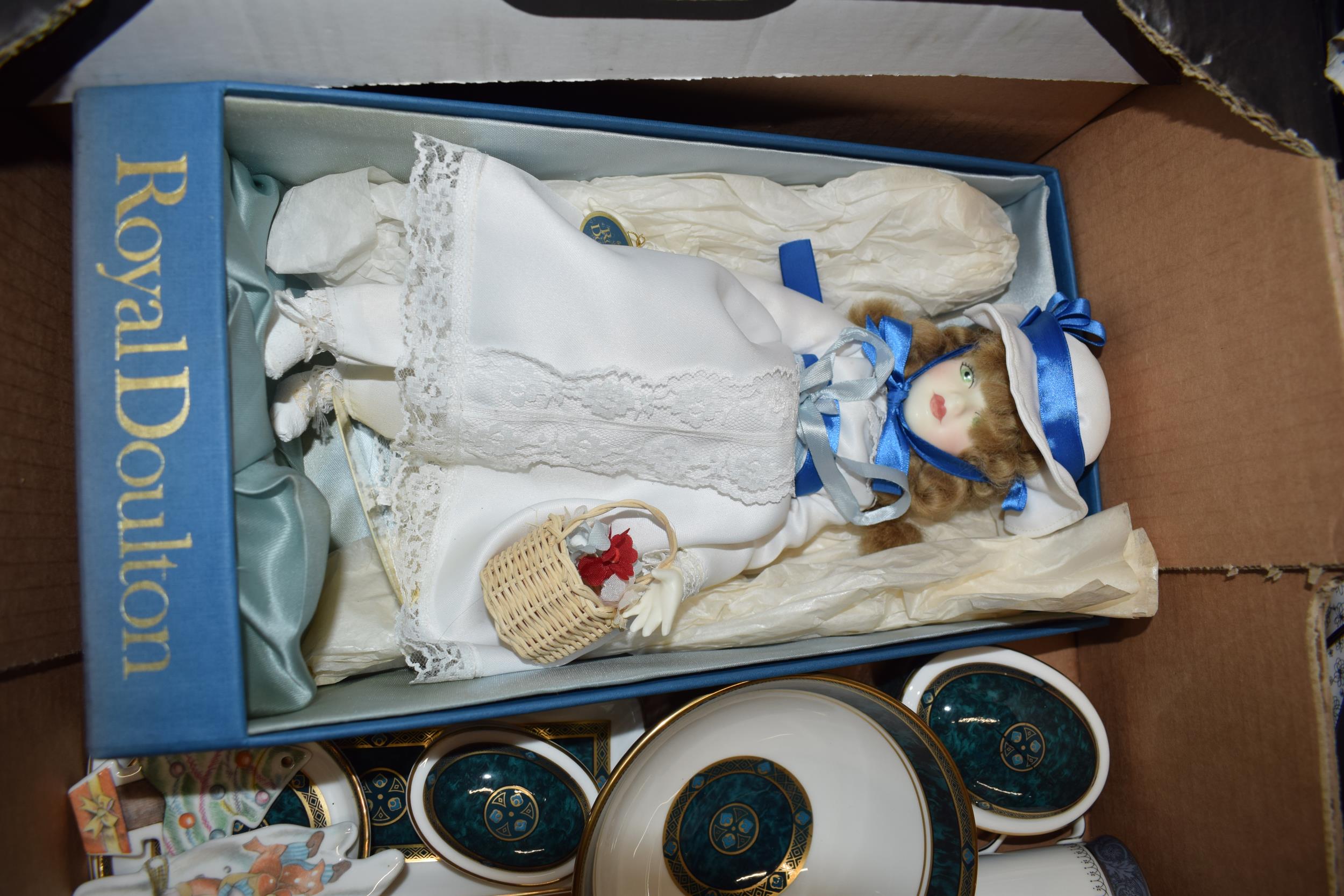 A collection of items to include Royal Doulton Snowman cot mobile (all with damages), boxed Nisbet - Image 2 of 4