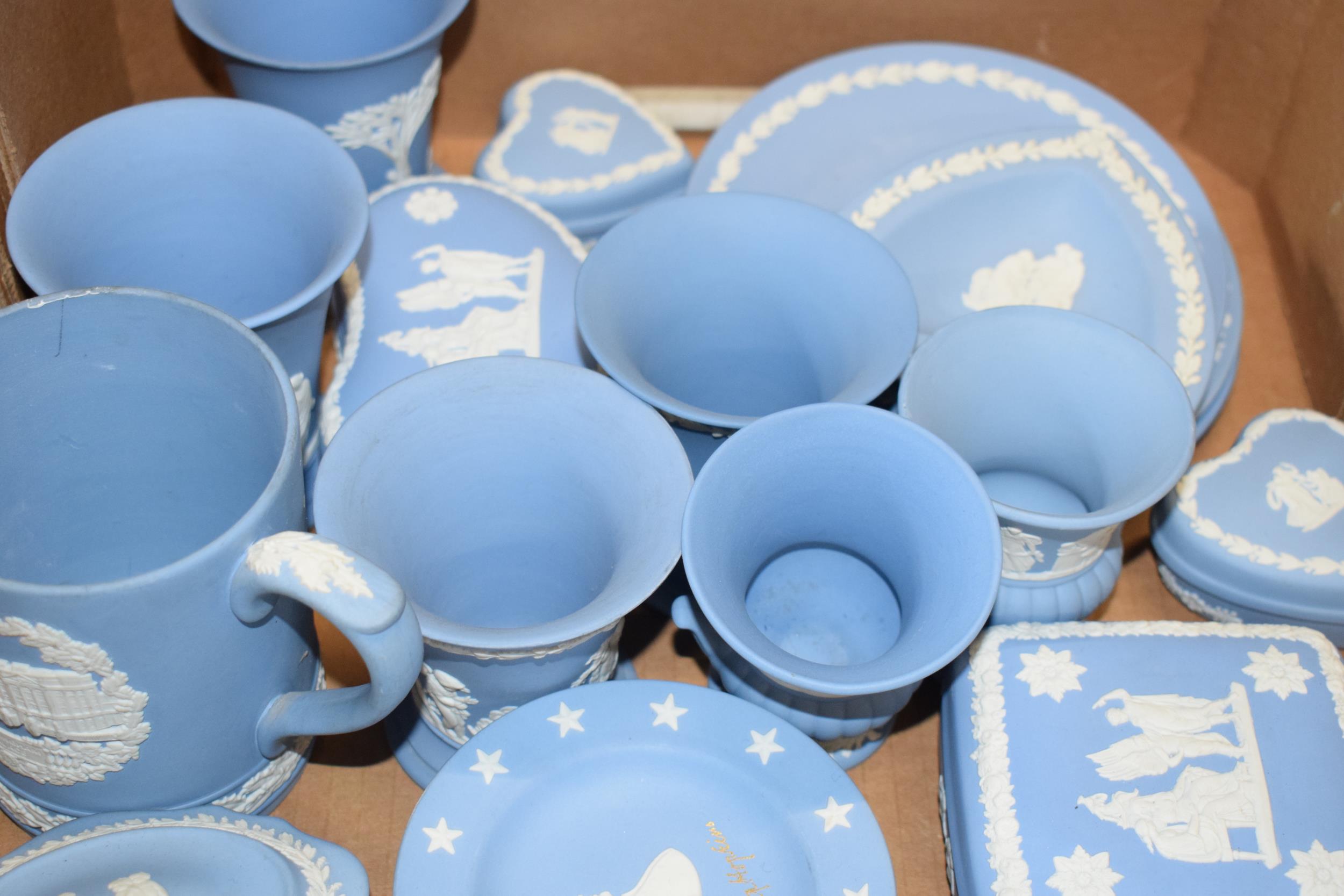 Wedgwood Jasperware in Blue: to include egg trinkets, plates, vases, a tankard and others (approx - Image 3 of 5