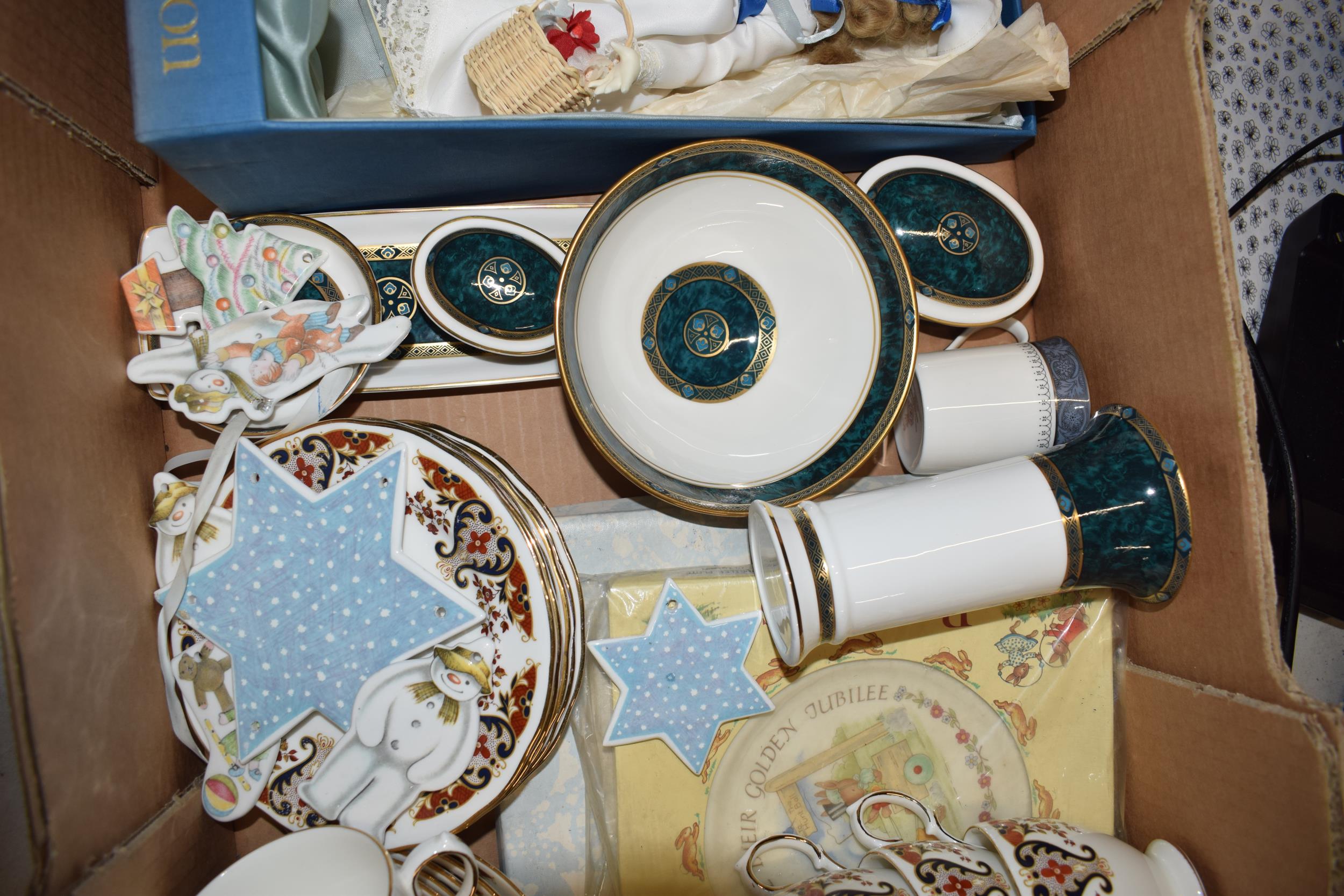 A collection of items to include Royal Doulton Snowman cot mobile (all with damages), boxed Nisbet - Image 3 of 4
