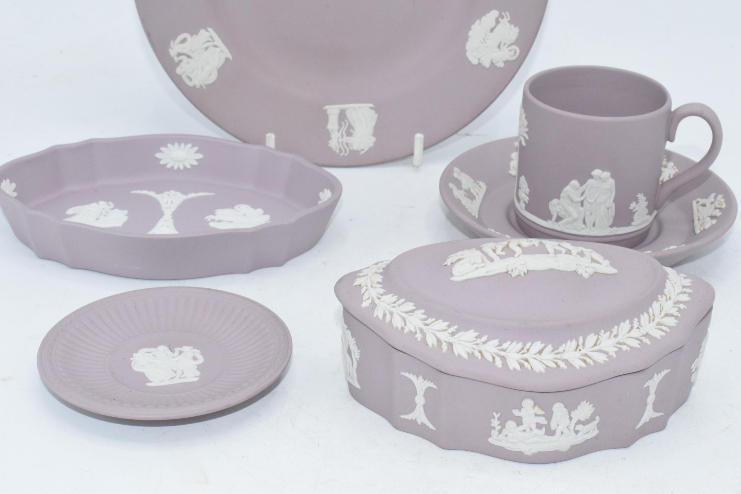 Wedgwood Jasperware in Lilac: to include a coffee can and saucer, a plate, trinket and a dish (6). - Image 3 of 3