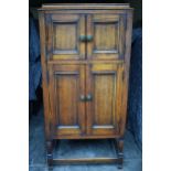 Mid 20th century oak cabinet / HiFi cabinet, 54x45x110cm tall. In good functional condition with