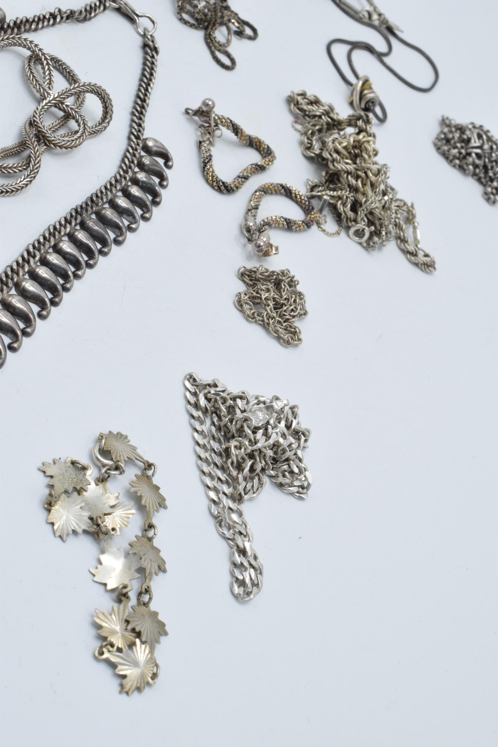 A collection of silver chains and necklaces of varying lengths and styles, 190.8 grams. - Image 4 of 6