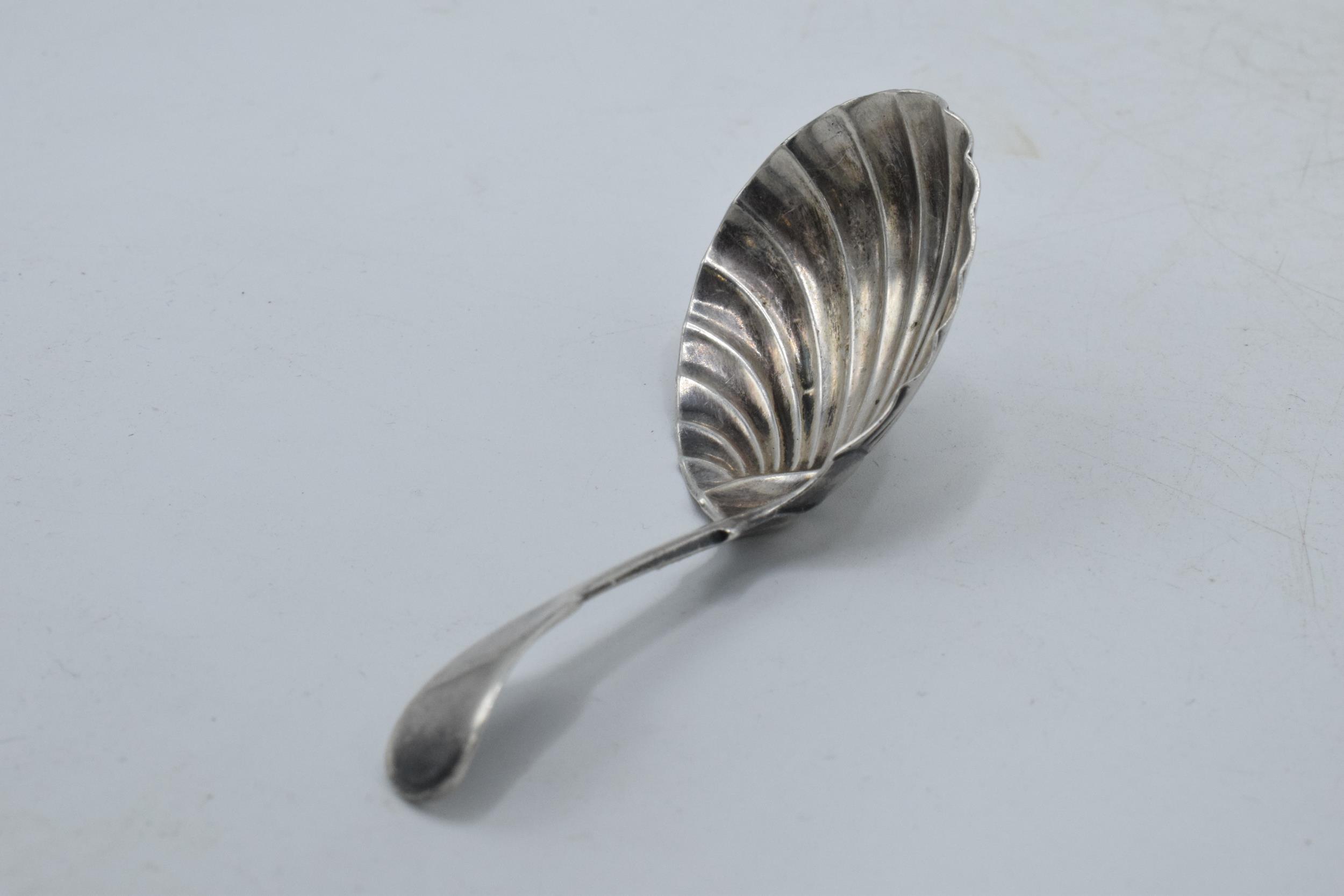 Georgian hallmarked silver caddy spoon, Birmingham 1806, in the form of a shell, 13.3 grams, 9cm - Image 3 of 5