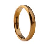 22ct gold wedding band, 4.3 grams, size M.