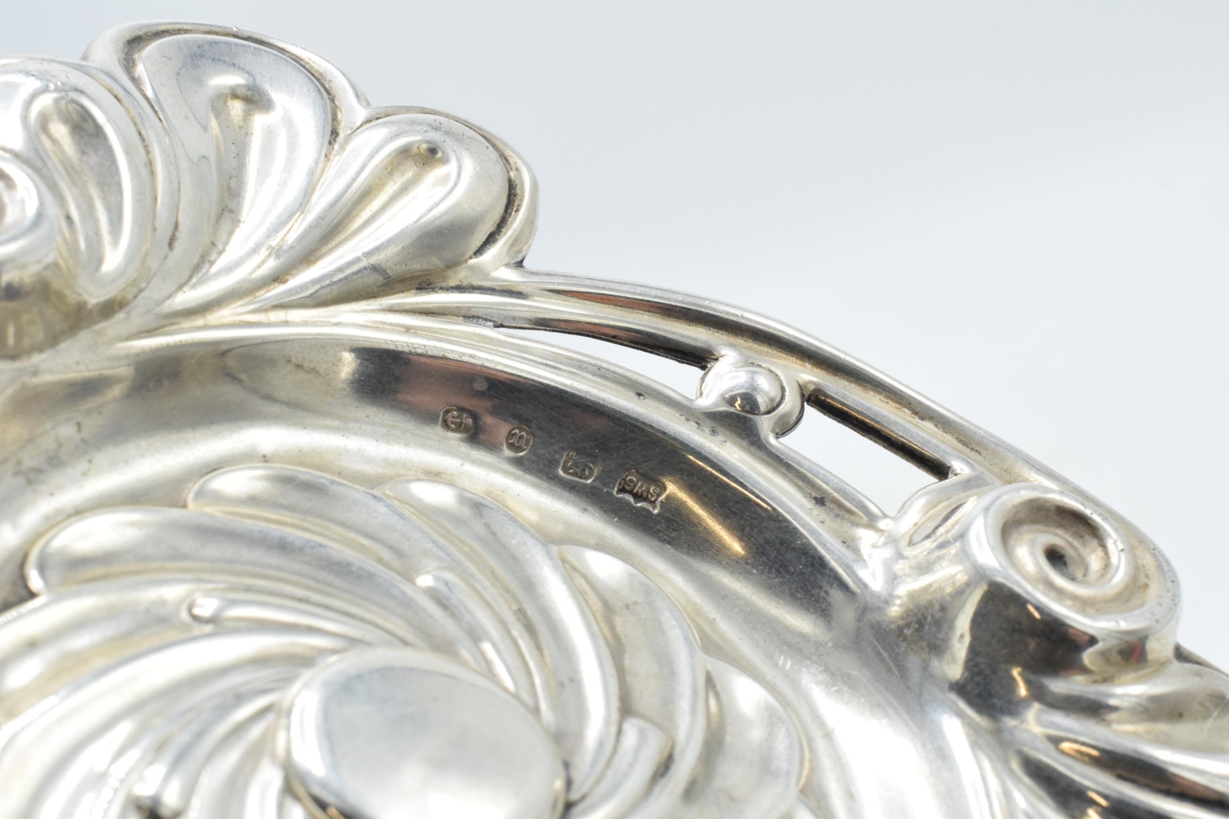 Ornate hallmarked silver sweet dish / pin tray, 64.4 grams, Birmingham 1894, 13cm diameter. - Image 5 of 6