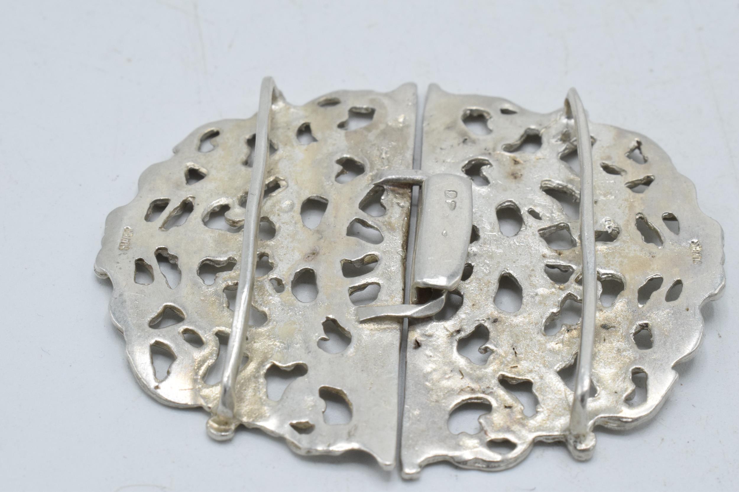 Continental silver ornate belt buckle, 27.2 grams. - Image 4 of 5