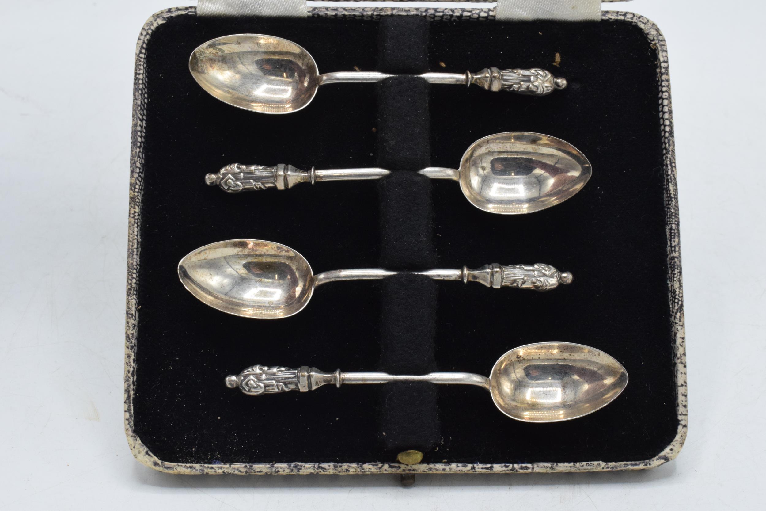 A set of 4 hallmarked silver Apostle spoons, 34.4 grams, Birmingham 1895. - Image 2 of 4