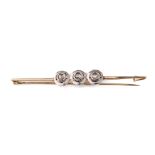 Victorian 9ct gold (tests as or better) and platinum bar brooch set with 3 graduated diamonds, 4.4