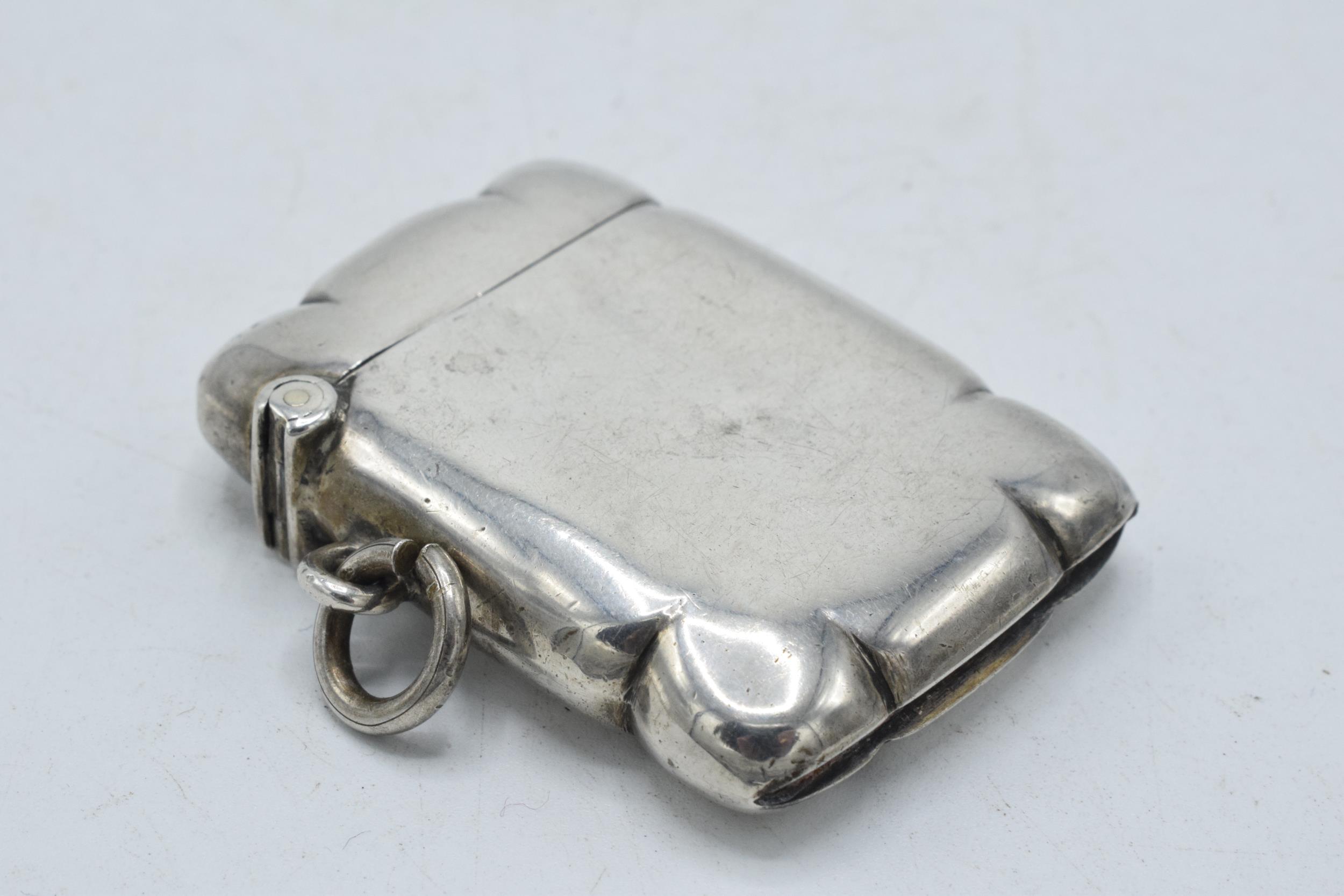 Hallmarked silver vesta case, 23.5 grams, Birmingham 1906. - Image 3 of 7