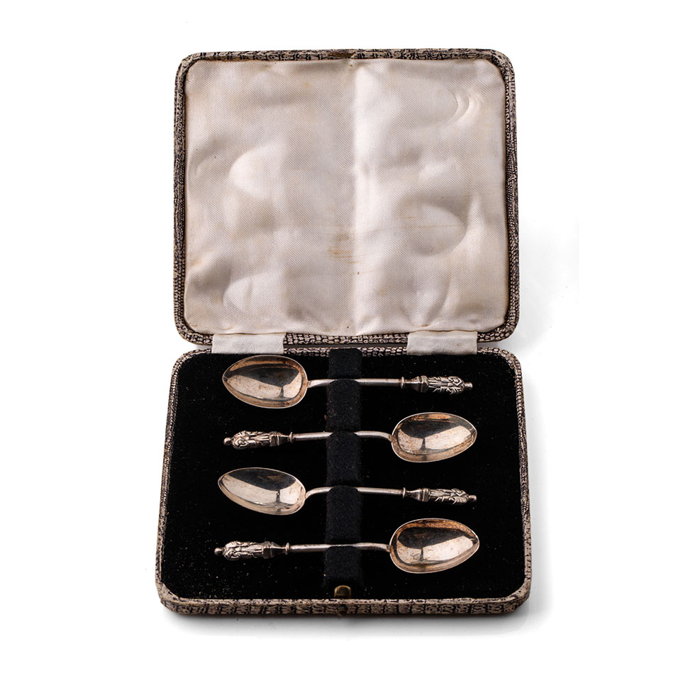 A set of 4 hallmarked silver Apostle spoons, 34.4 grams, Birmingham 1895.