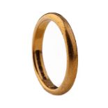 18ct gold wedding band, 3.8 grams, size K.