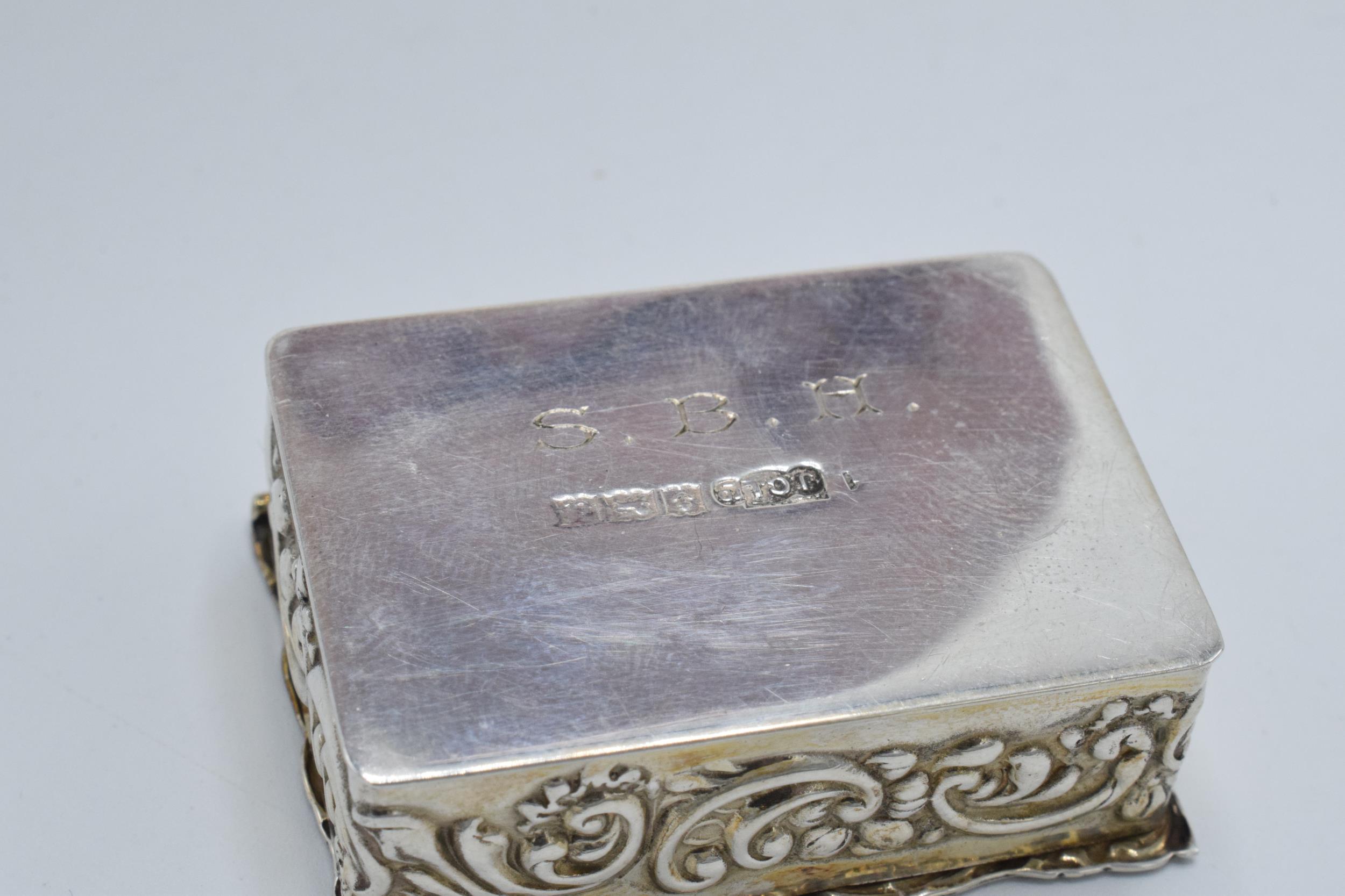 A pair of silver trinket boxes, both with embossed decoration, the larger being Birmingham 1900, the - Image 9 of 9