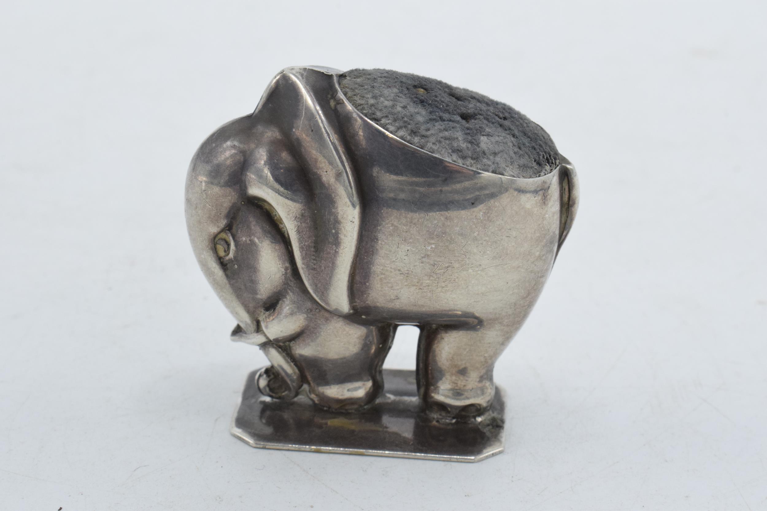 Silver 925 pin cushion in the form of an elephant, 4.5cm tall. - Image 2 of 3