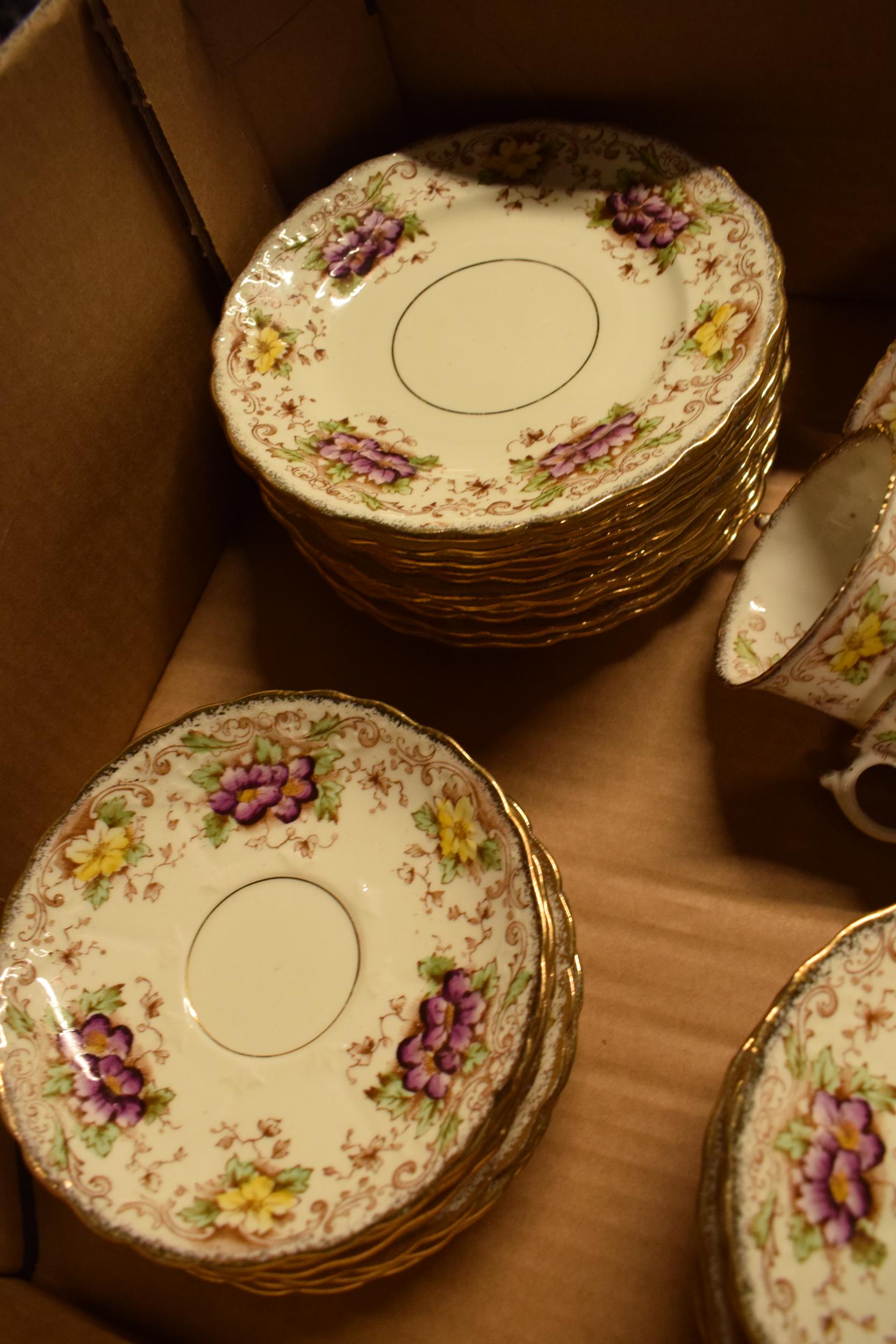 Melba China tea ware to include 9 cups, 12 saucers, 12 sides, milk and sugar with a cake plate. In - Image 4 of 6