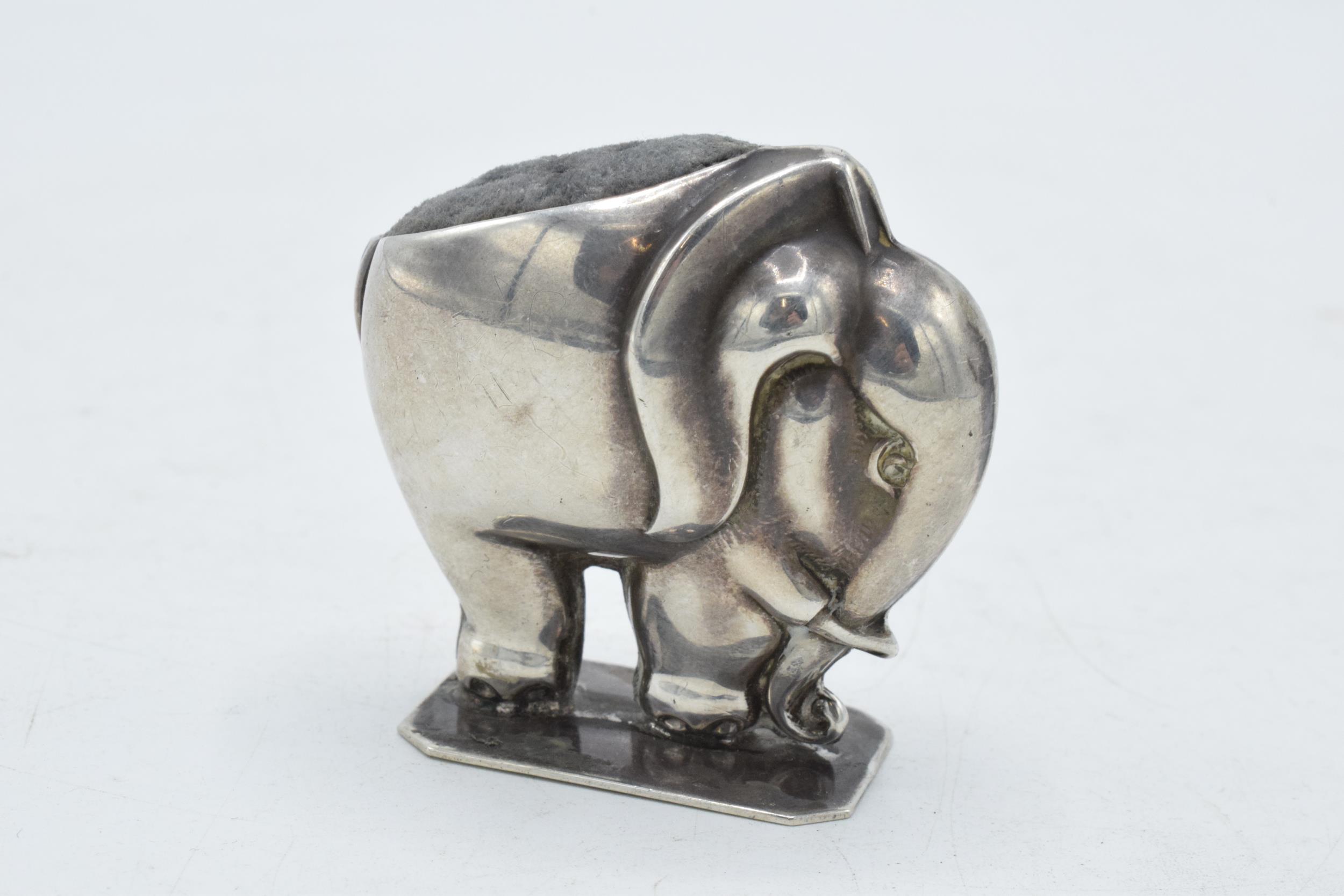 Silver 925 pin cushion in the form of an elephant, 4.5cm tall.