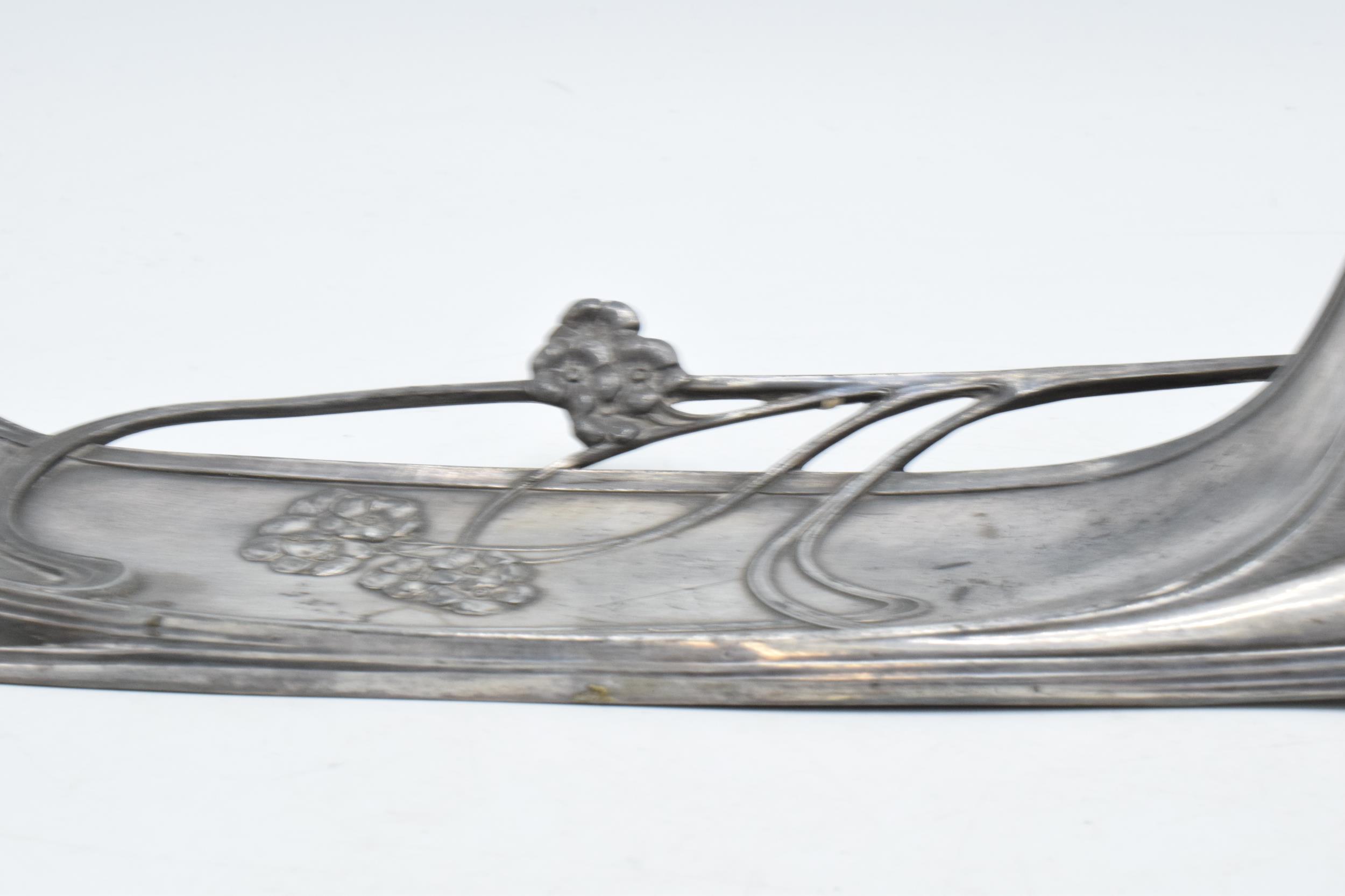 Art Nouveau inspired inkwell in the form of a maiden lying naked amongst flowers, with associate - Image 3 of 6