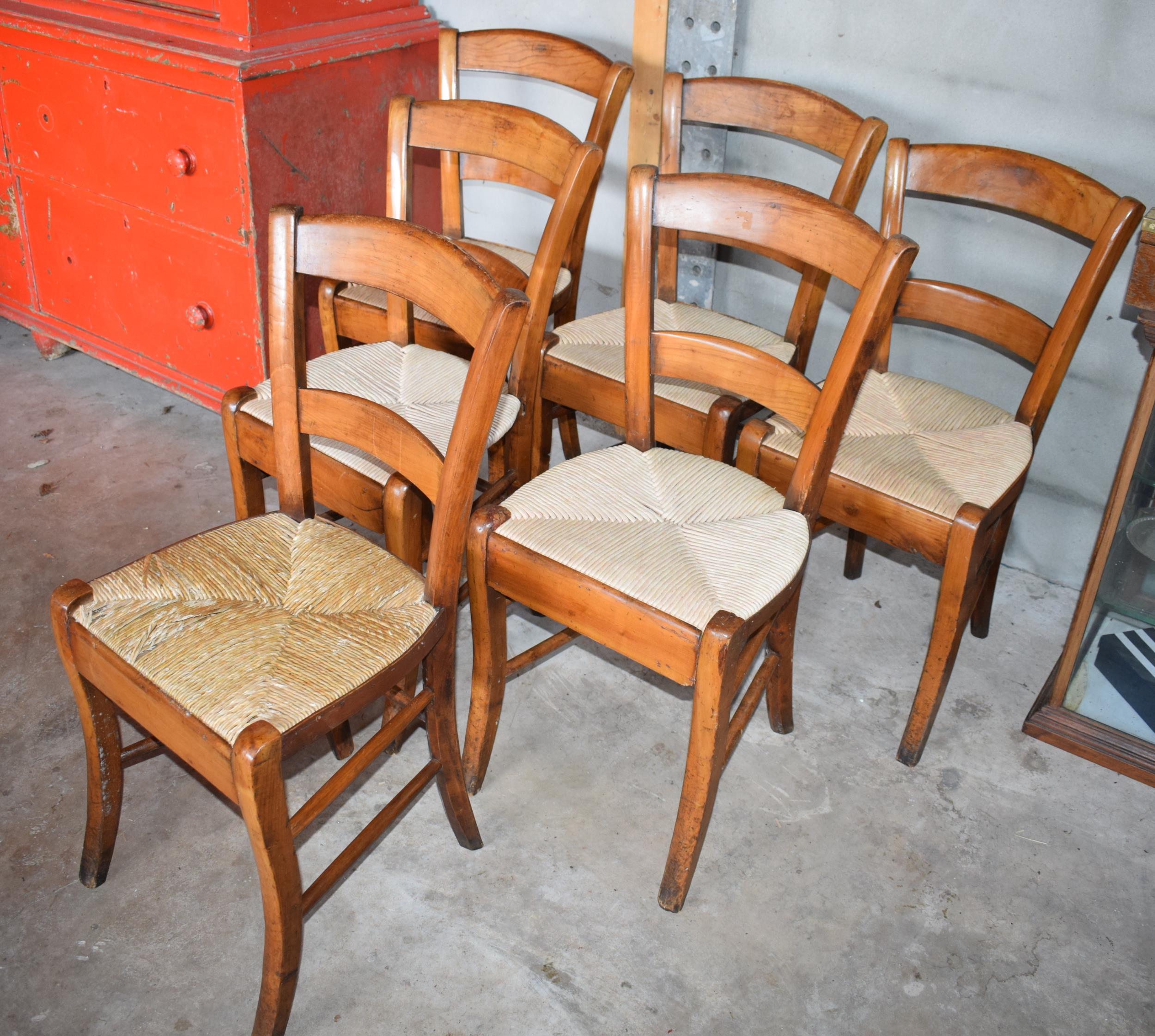 A set of 6 late 19th century elm (or similar) rush stead dining chairs, 82cm tall (6). In good - Image 2 of 7