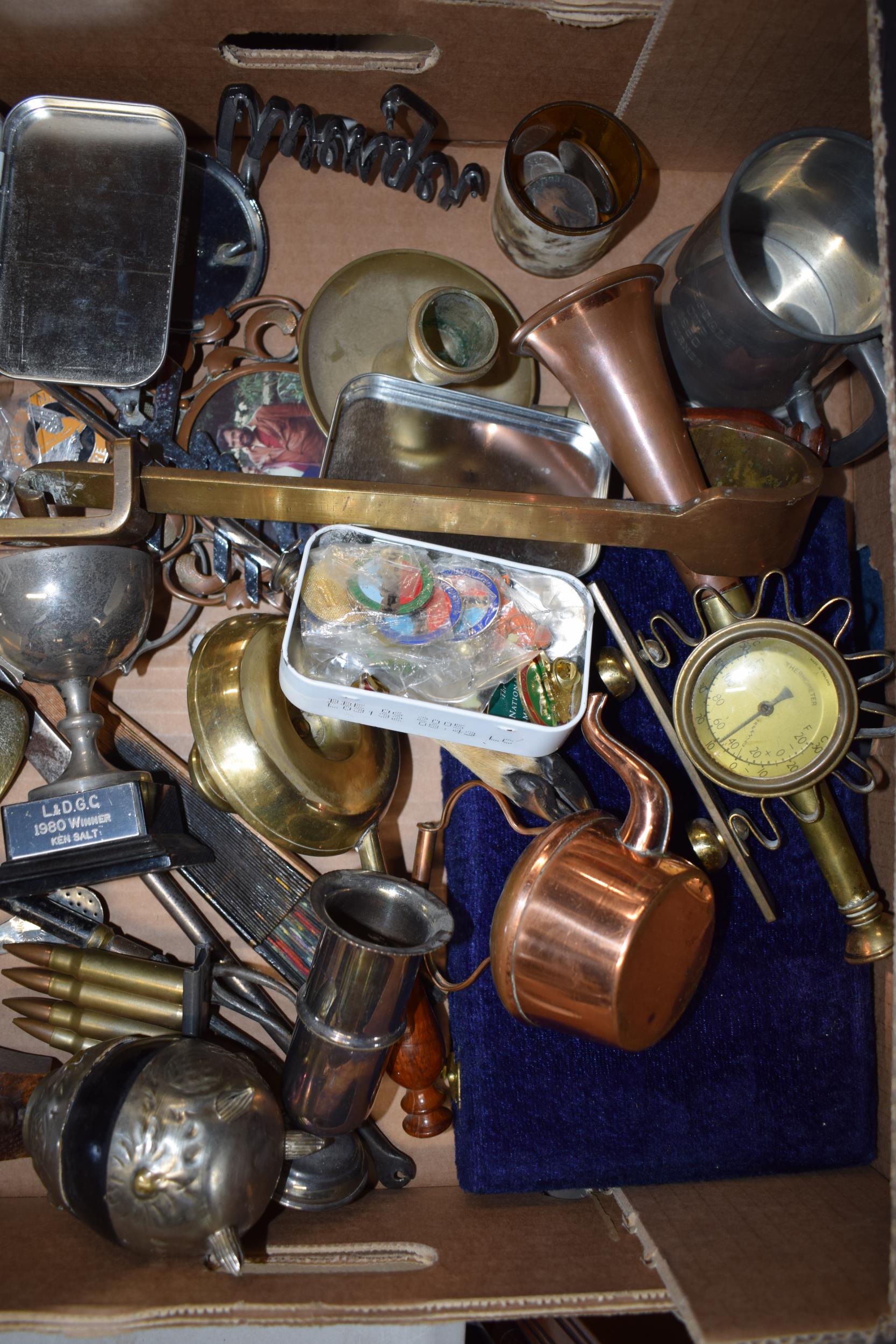 An interesting collection of items to include pin badges, unusual brass adjustable hook, tankards - Image 4 of 4