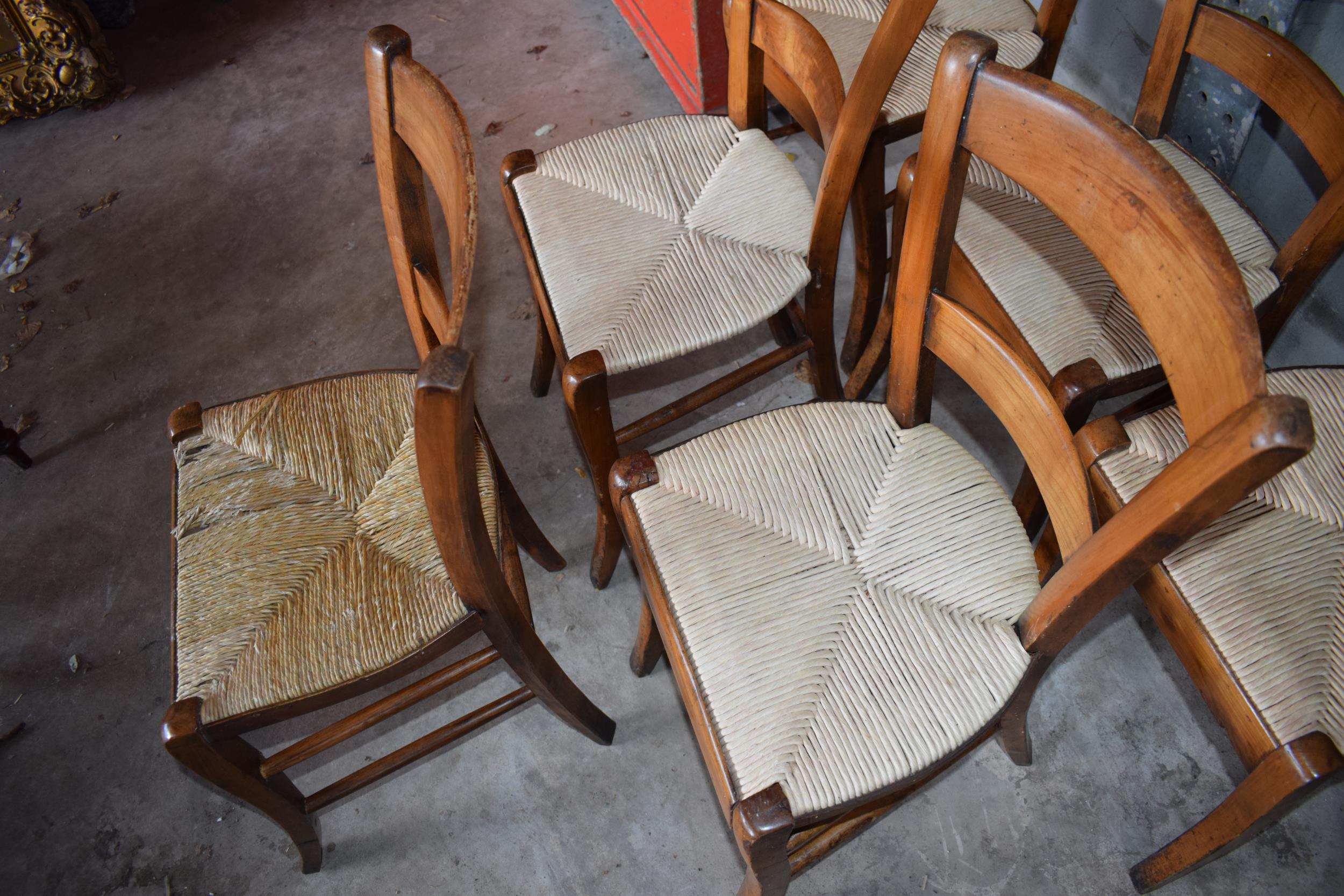 A set of 6 late 19th century elm (or similar) rush stead dining chairs, 82cm tall (6). In good - Image 7 of 7