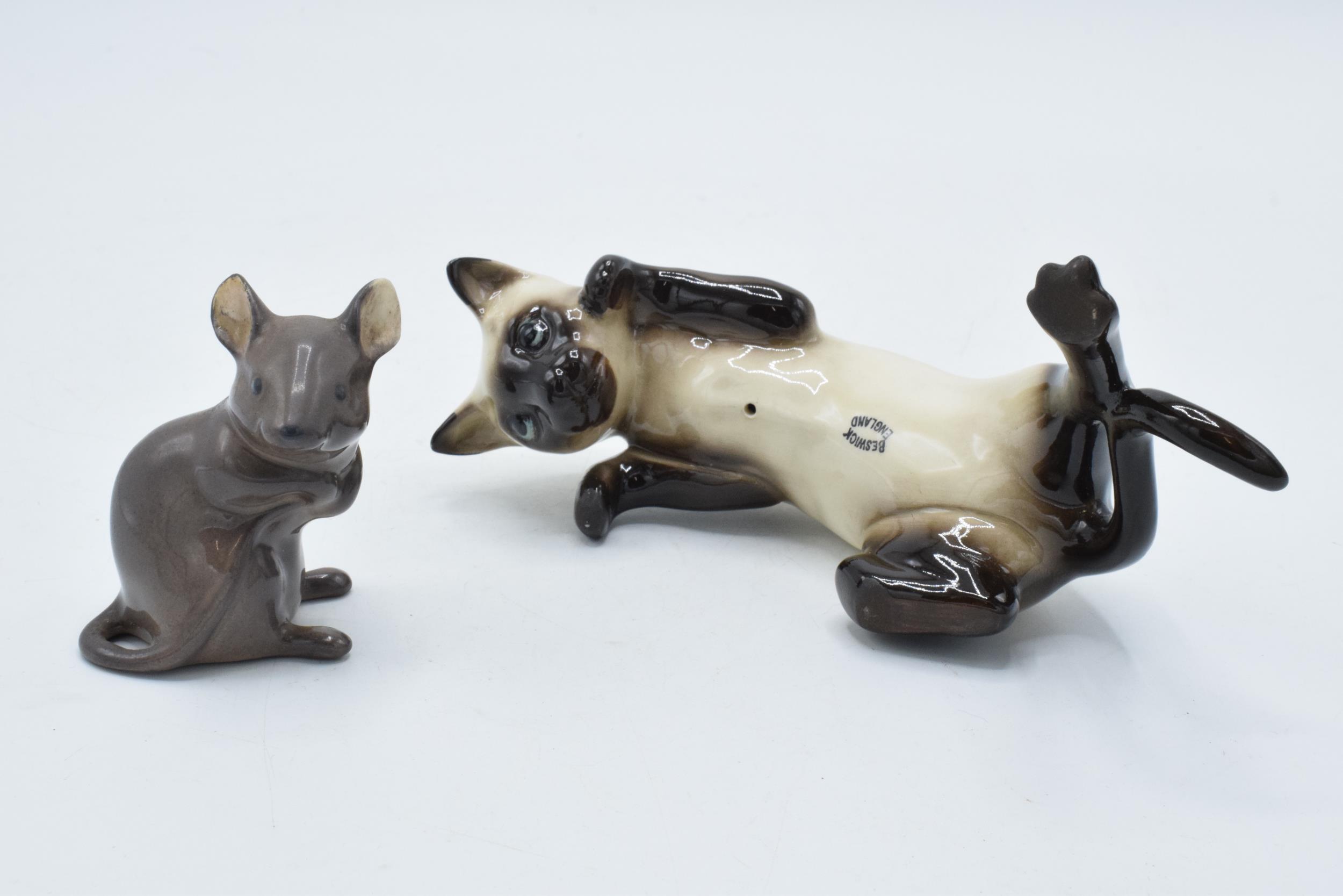 Beswick figures of a climbing cat and a mouse (2). In good condition with no obvious damage or - Image 2 of 4