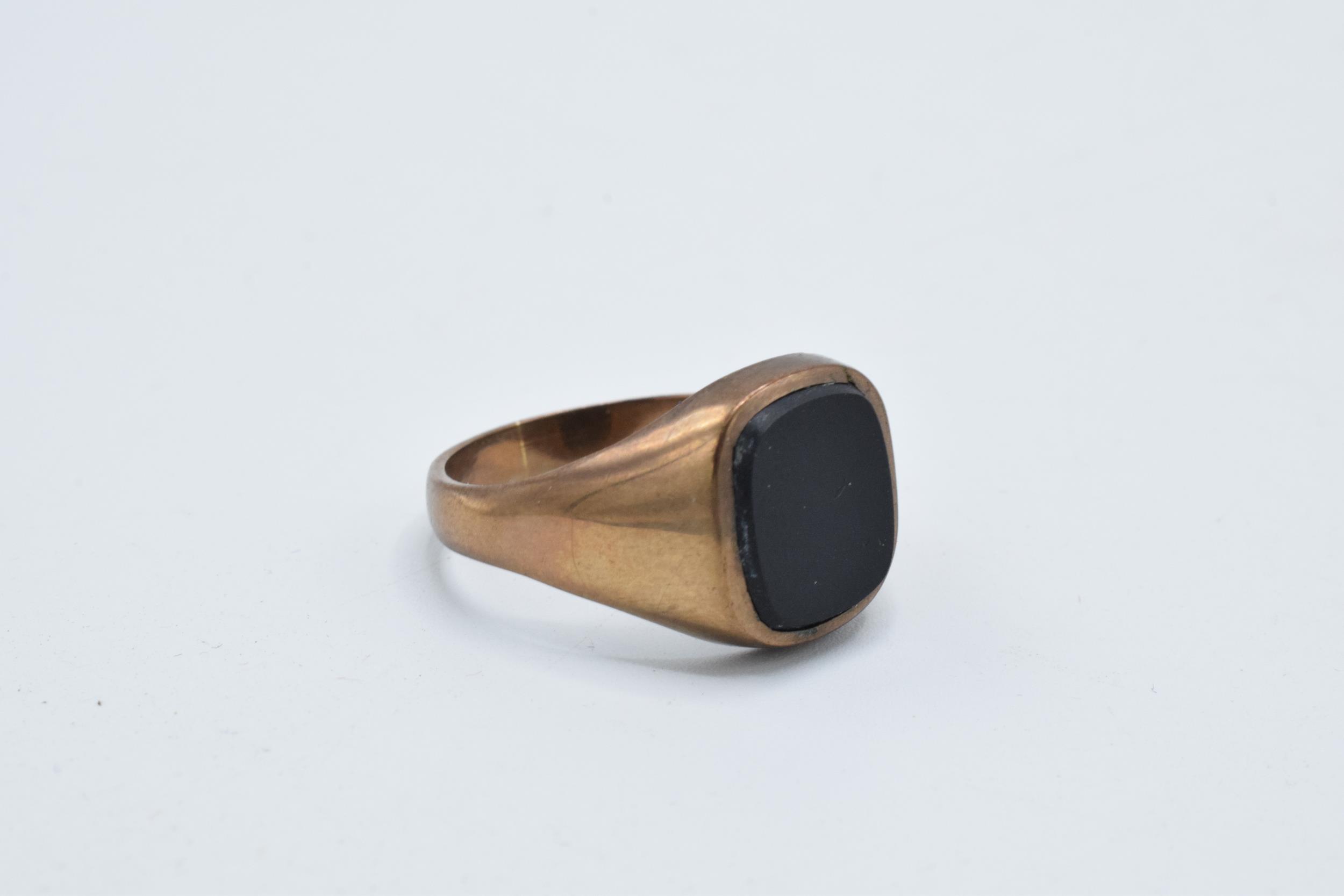 9ct rose gold gentleman's signet ring set with onyx, 5.0 grams, size W. - Image 2 of 3